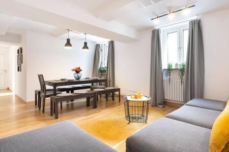 Marienplatz Apartment 2 Bedrooms Living Room Kitchen München Ngoại thất bức ảnh